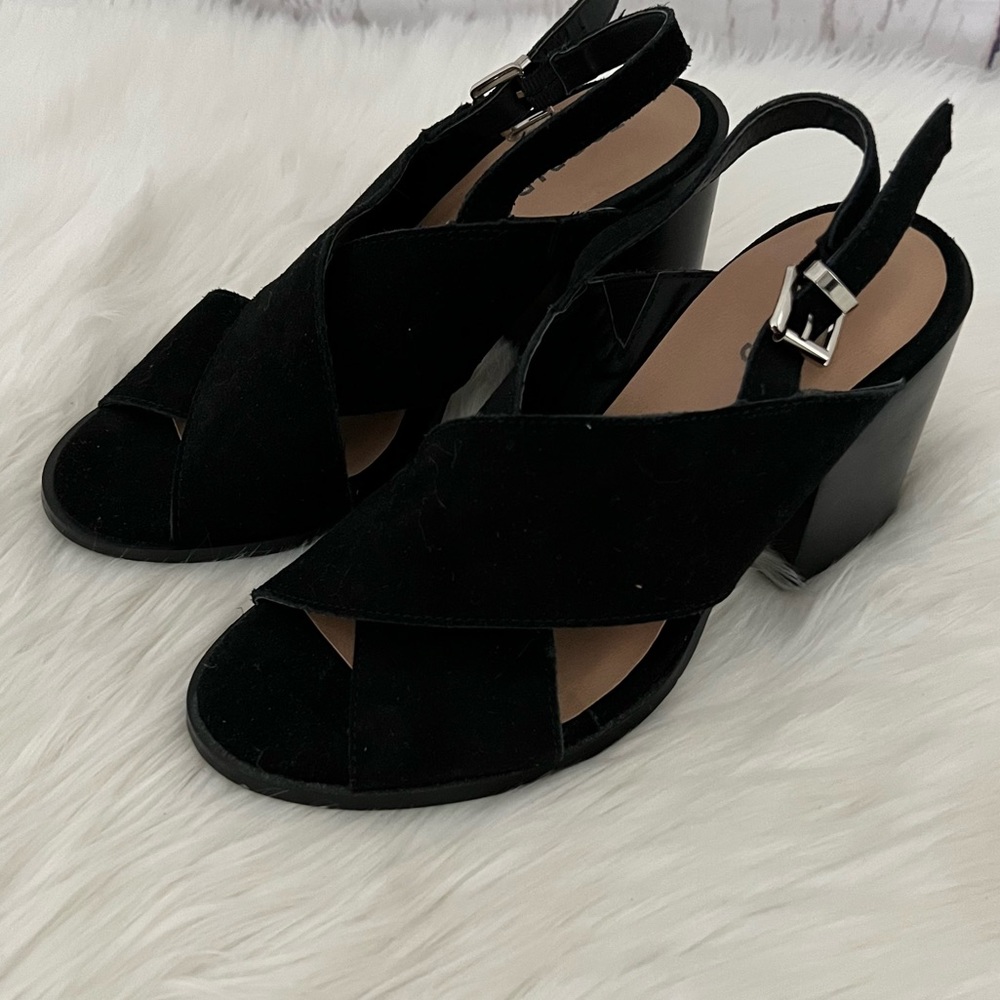Torrid Black Suede Crisscross Block Heel Sandal Size 7